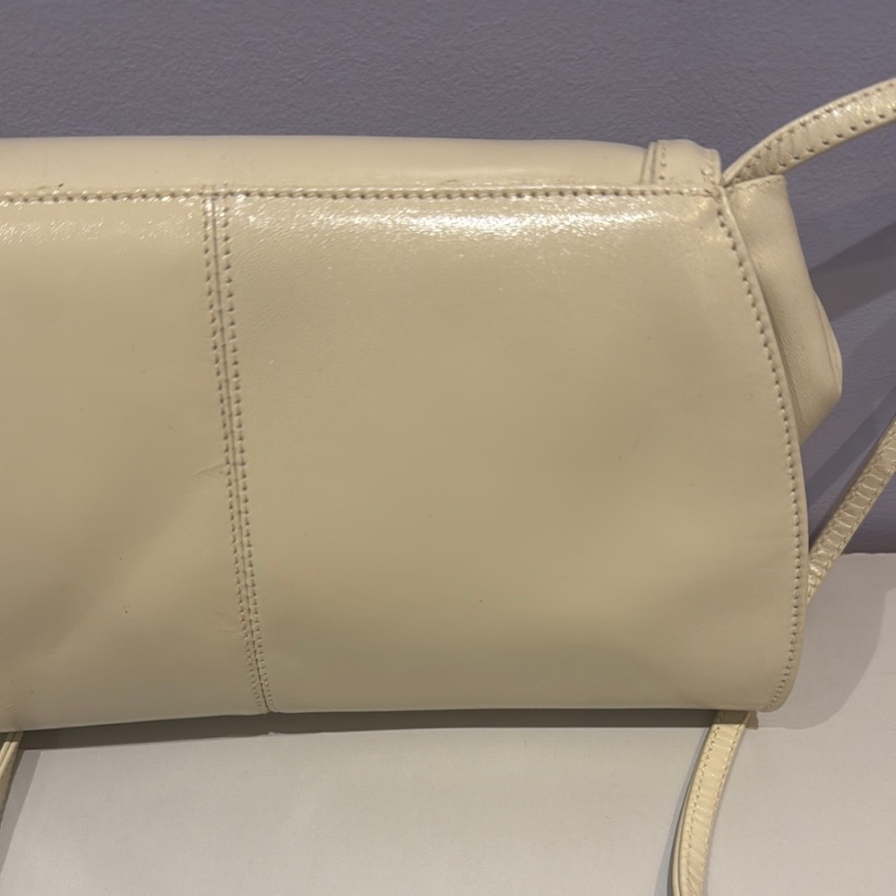 Elegant Cream Shoulder Bag - Picture 8 of 9